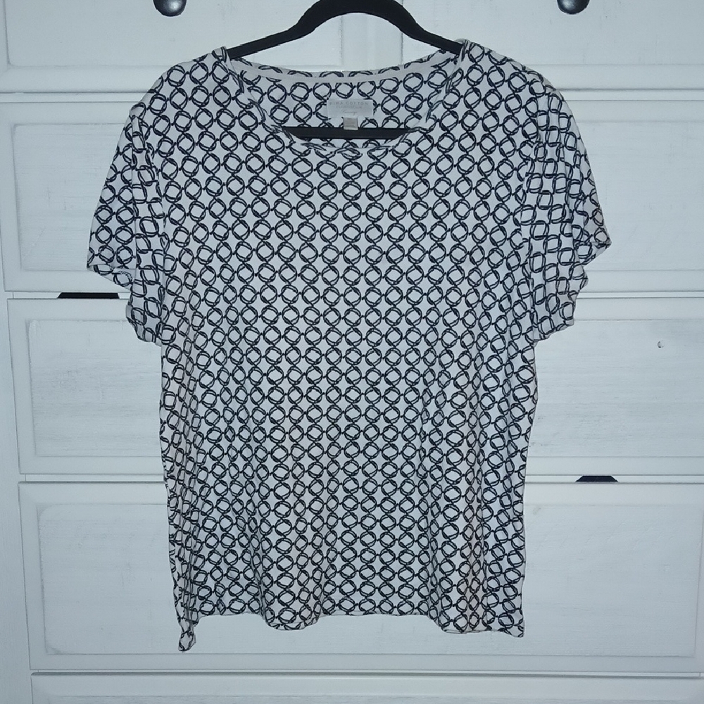 Stylish Black and White Women's Top